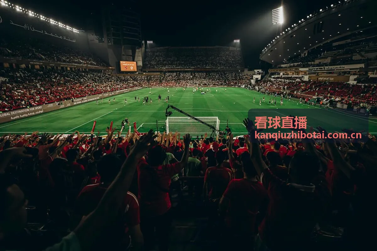 看球直播上班族通勤观赛场景